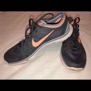NIKE FLEX SNEAKERS - SIZE 10 WOMEN’S